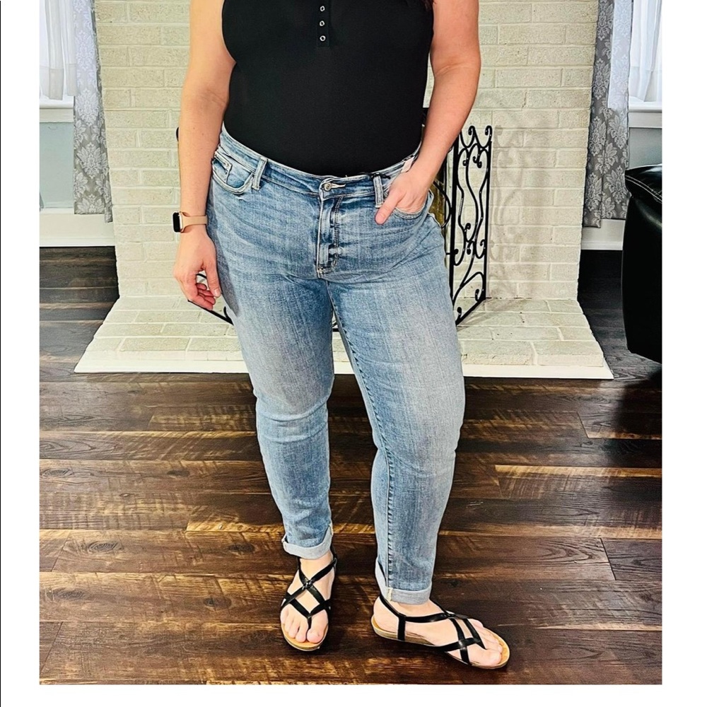 Plus/Reg Judy Blue Mid Rise Bleach Wash Boyfriend Jean